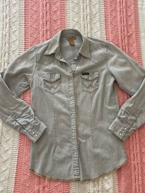 Wrangler Light Gray Women's Western Button-Down Shirt